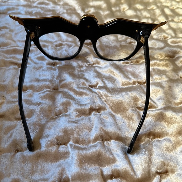 THE iconic EAGLET sunglasses from Anna Karin Karlsson - Picture 3 of 5